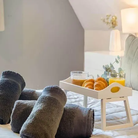 2 Bedroom Cosy With Hot Tub In Hambrook Close To Centre بيت للعطل