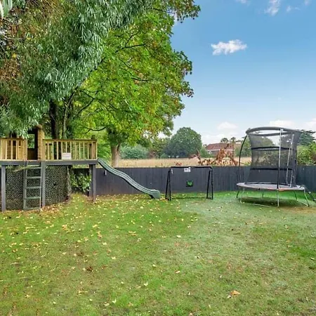 펜션 2 Bedroom Cosy With Hot Tub In Hambrook Close To Centre