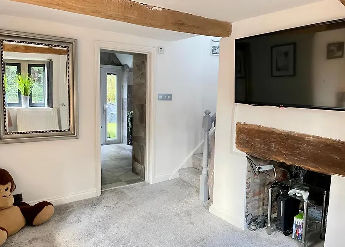 2 Bedroom Cosy With Hot Tub In Hambrook Close To Centre بريستول