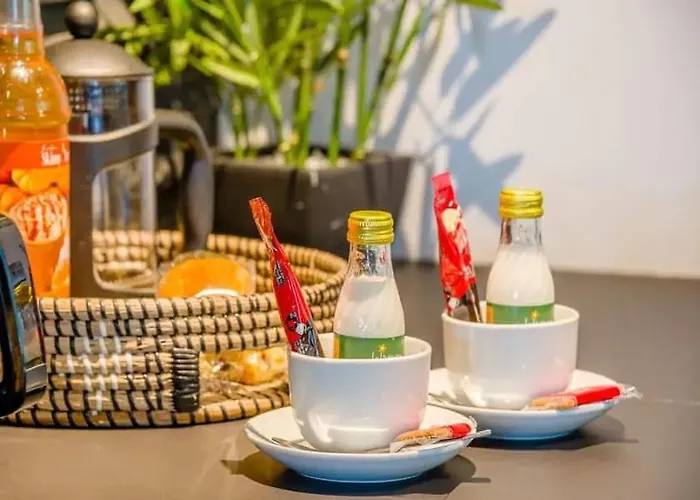 Vakantiehuis 2 Bedroom Cosy With Hot Tub In Hambrook Close To Centre *