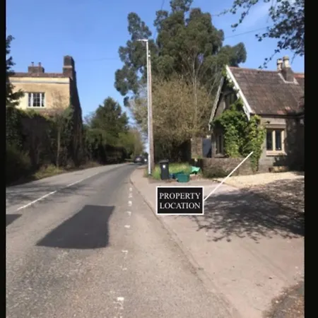 2 Bedroom Cosy With Hot Tub In Hambrook Close To Centre