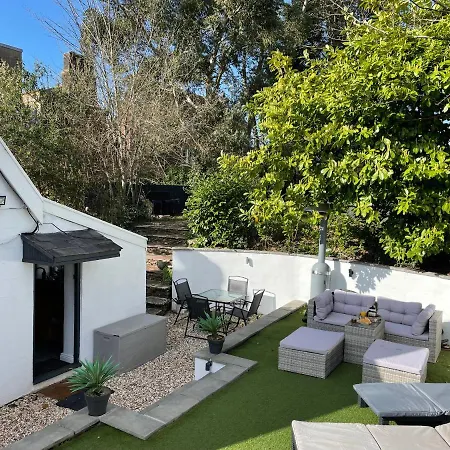 2 Bedroom Cosy With Hot Tub In Hambrook Close To Centre Сasa de vacaciones *