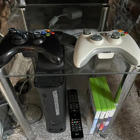 2 Bedroom Cosy With Hot Tub In Hambrook Close To Centre Сasa de vacaciones