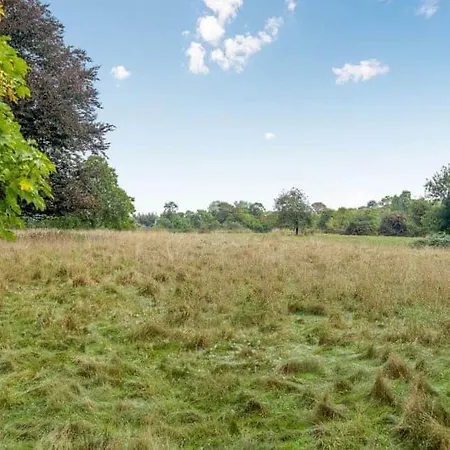 2 Bedroom Cosy With Hot Tub In Hambrook Close To Centre Сasa de vacaciones *